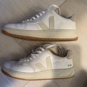 Veja Y-12 Sneakers